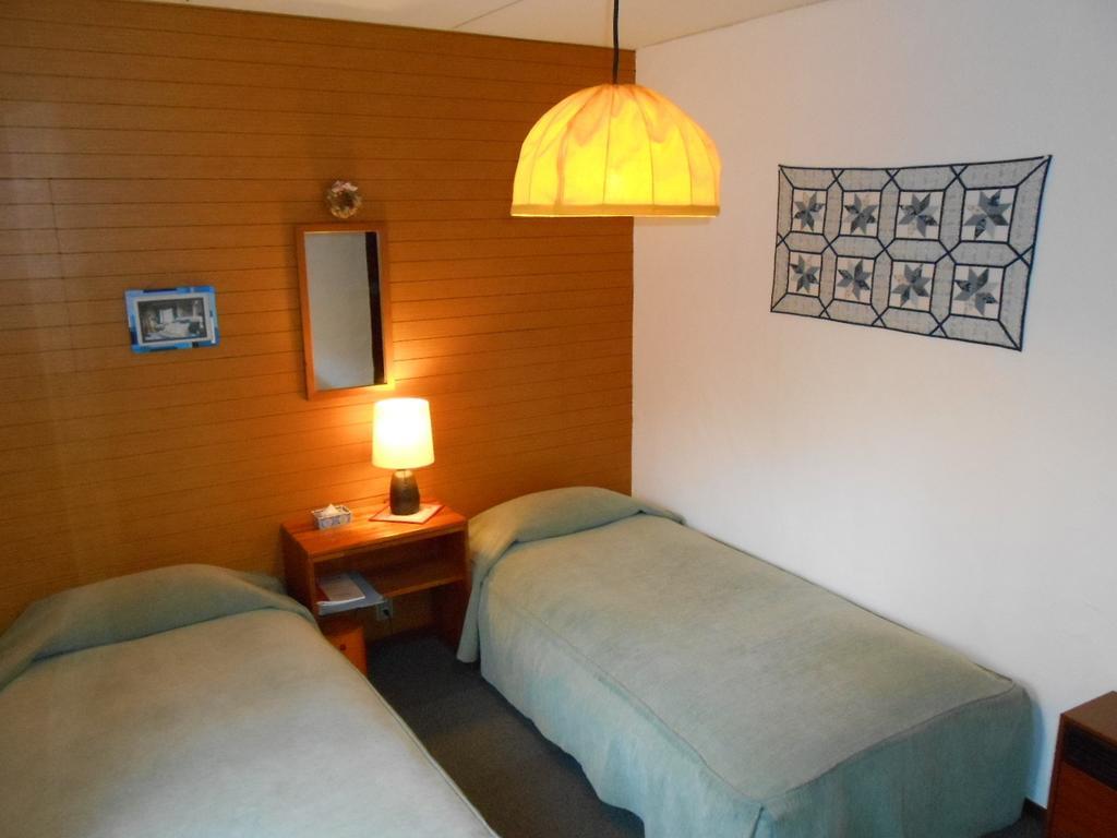 Pension Nugget Inn Hakuba Zimmer foto